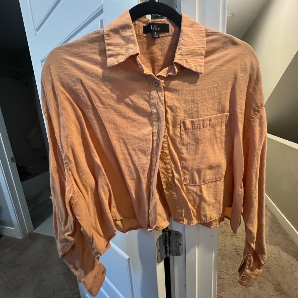 Lulu's Peachy-Brown Cropped Button-Up Shirt